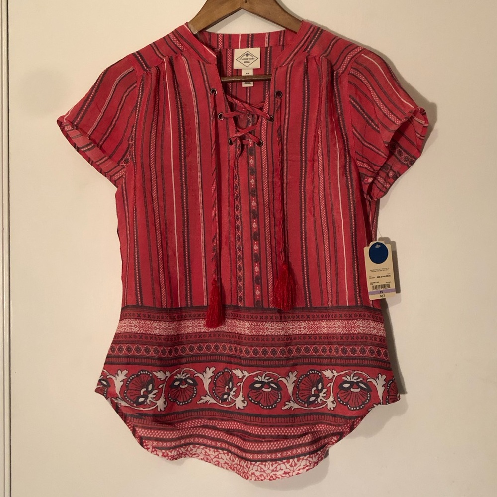 💙 St. John's Bay V Neck Tied Blouse / Cabaret Red & Grey / PS / NWT 💙